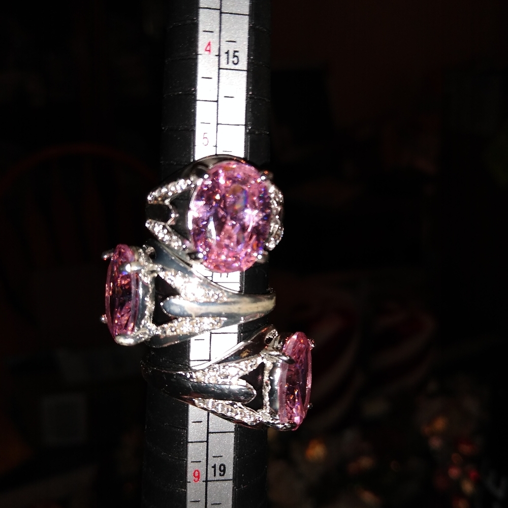 NWT PINK AND WHITE SAPHIRE RING - Picture 4 of 5